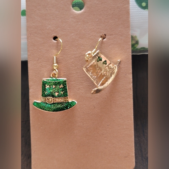 St. Patrick's Day Handcrafted Hat & Shamrock Earrings Set 2/$15 - Picture 5 of 5